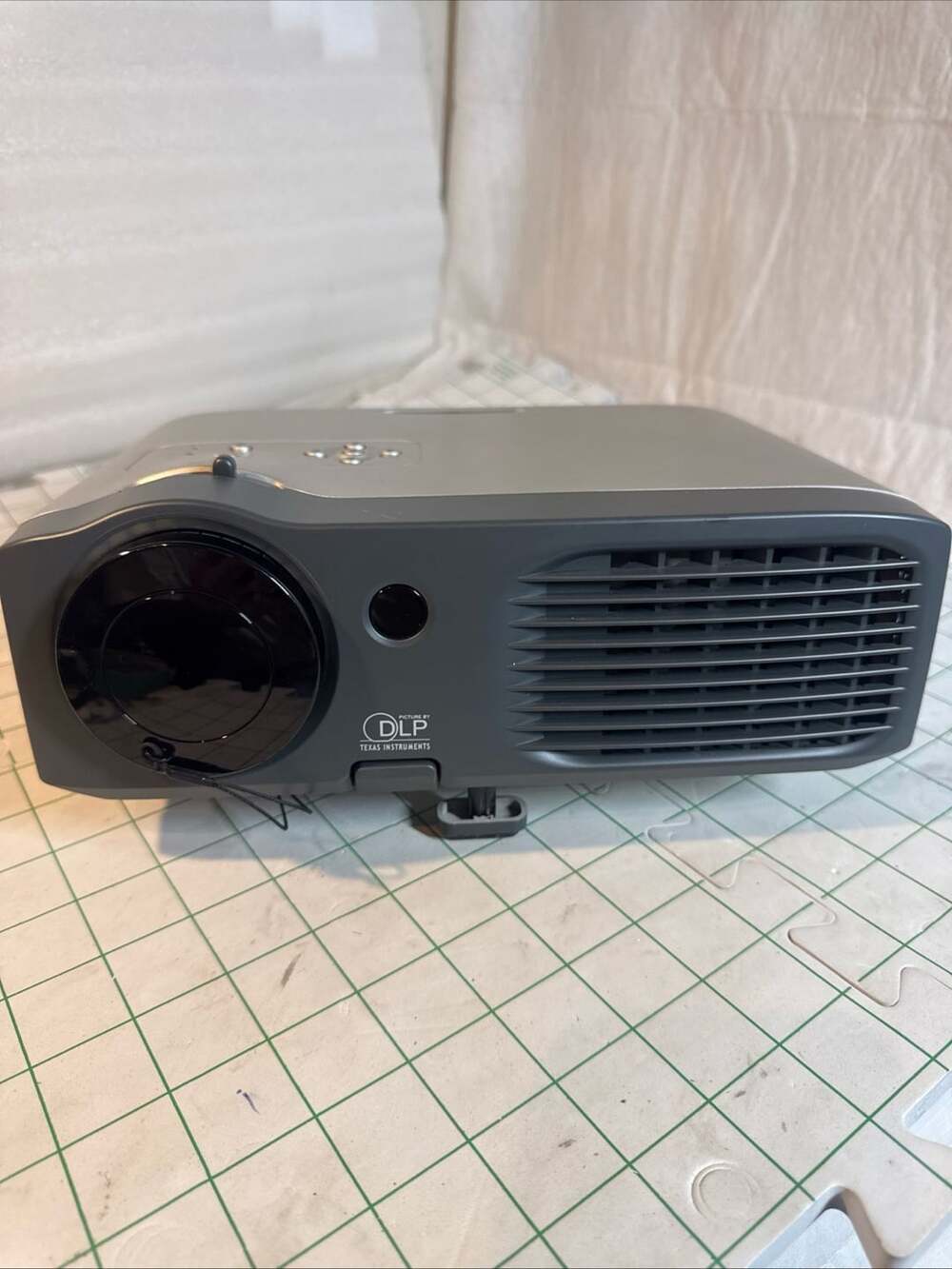 Optoma EP770 DLP Projector Projection Display Texas Instruments Multimedia Movie